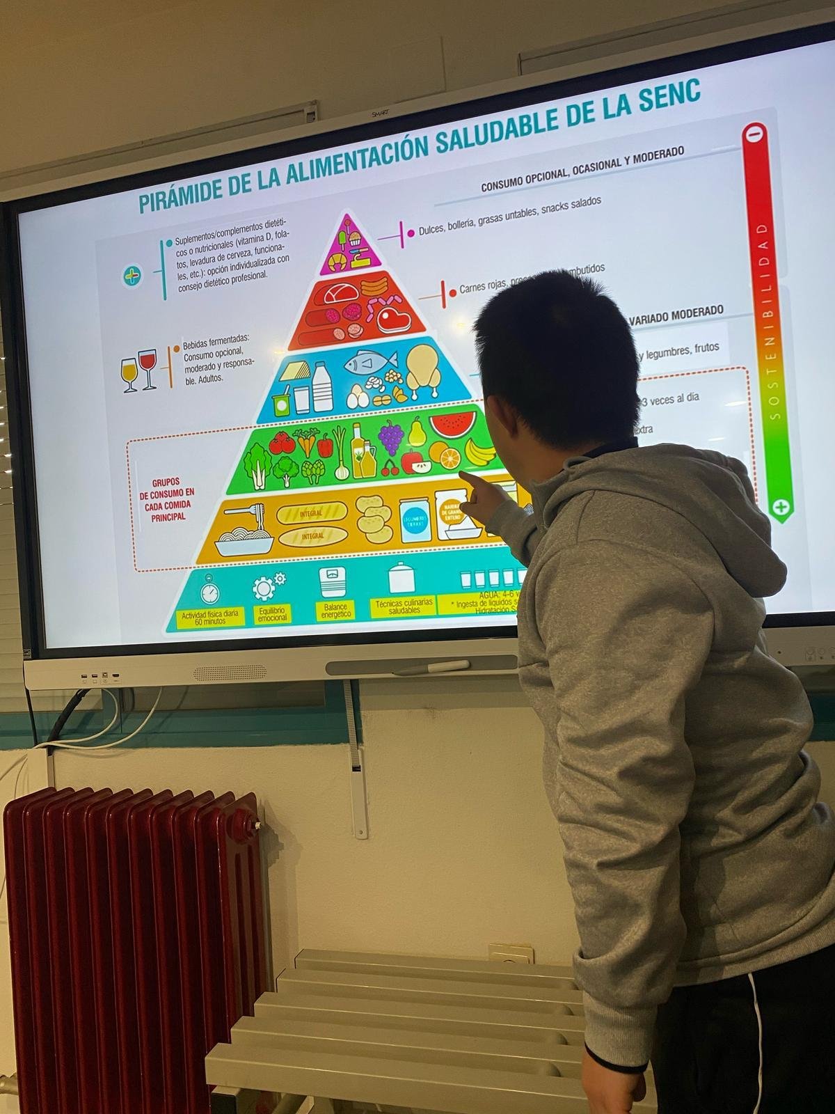 Taller de hábitos saludables y alimentación del proyecto de envejecimiento.